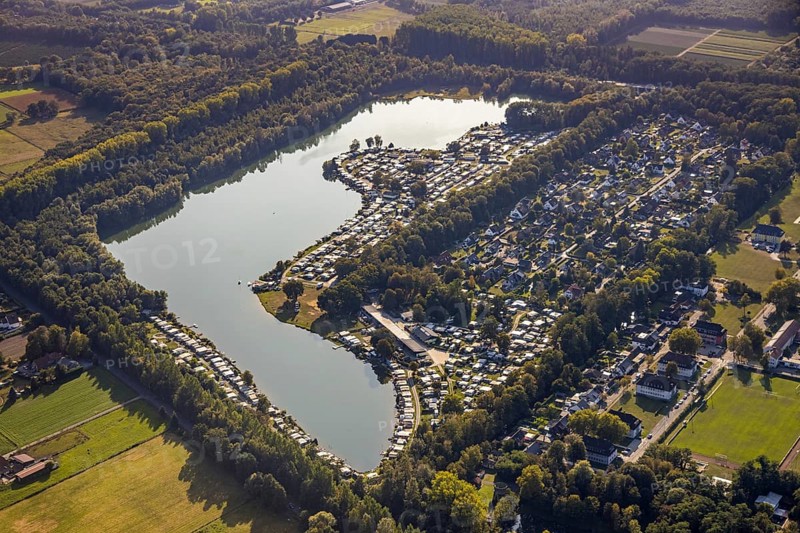 Aerial view, Camping Margaretensee, Lippstadt, Kreis Soest, North Rhine-Westphalia, Germany, camping, camping site, camping houses, camping mobile, camping site, DE, Europe, leisure, hobby, Kreis-Soest-Buch, KreisSoestBuch, aerial view, aerial photography, aerial photography, lake, overview, bird's-eye view, motorhome, caravan, birds-eyes view, overview
