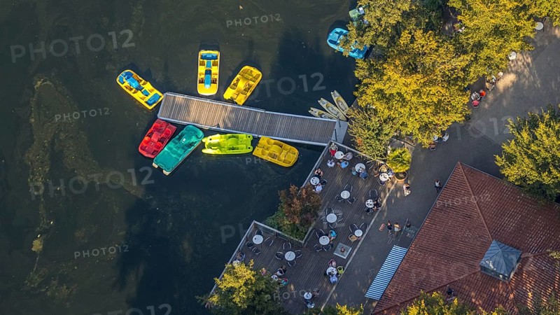 Aerial view, Alberssee, boat landing stage, pedal boats, Rebbeke, Lippstadt, Soest district, North Rhine-Westphalia, Germany
