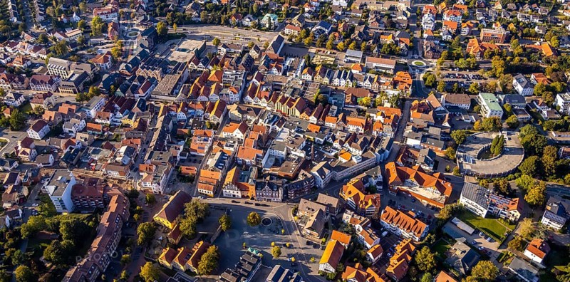 Aerial view, city centre, old town hall, Am Markt, fire defence tower, beer fountain, Lübbecke, East Westphalia-Lippe, OWL, North Rhine-Westphalia, Germany, old town, library, DE, Europe, cultural centre, aerial view, aerial photography, aerial photography, media centre, media library Lübbecke, OWL book, OWLBuch, East Westphalia, town hall, overview, bird's eye view, birds-eyes view, overview, red roofs