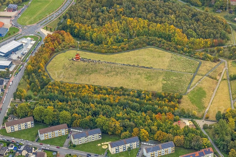 Aerial photo, thousands of spectators watched with great interest as the Gersteinwerk chimney was blown up half an hour late. The 282 metre high RWE chimney fell exactly into the prepared gravel bed. City limits of Werne, Hamm North Rhine-Westphalia, Germany