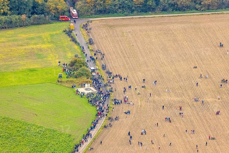 Aerial photo, thousands of spectators watched with great interest as the Gersteinwerk chimney was blown up half an hour late. The 282 metre high RWE chimney fell exactly into the prepared gravel bed. City limits of Werne, Hamm North Rhine-Westphalia, Germany
