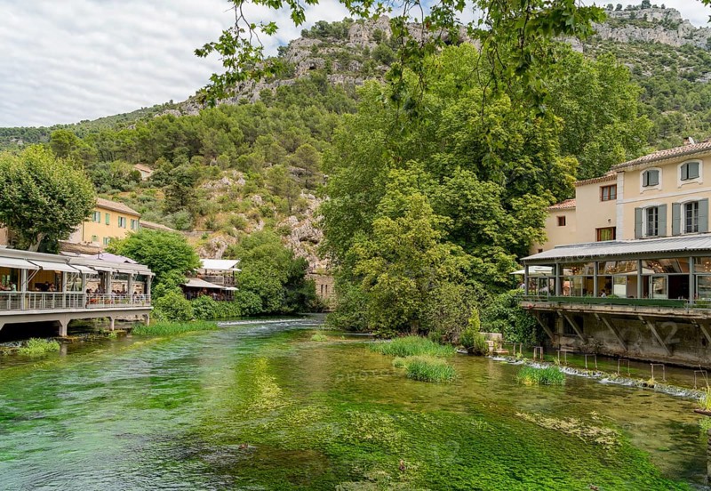 Impression of Fontaine-de-Vaucluse, a commune near a same named spring in the southeastern French department of Vaucluse