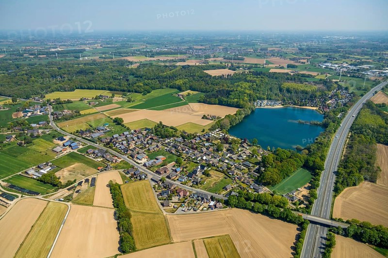 Aerial view, Wolfssee, motorway A3, Vehlingen, Isselburg, Lower Rhine, North Rhine-Westphalia, Germany, DE, Europe, distant view, aerial view, aerial photography, aerial photography, lake, overview, bird's-eye view, forest area, meadows and fields, birds-eyes view, overview