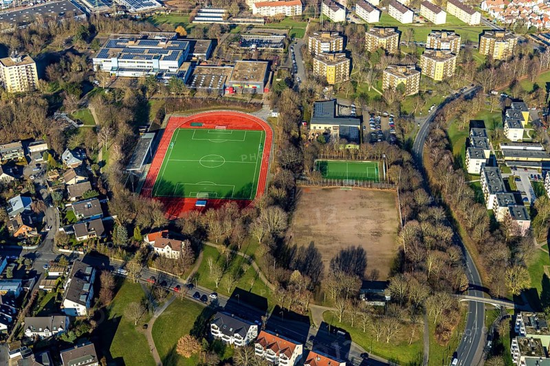 Aerial photo, Fritz-Steinhoff-Gesamtschule, district sports facility Boele-Kabel-Helfe, Helfe, Hagen, Ruhr area, North Rhine-Westphalia, Germany, education, educational institution, DE, Europe, football pitch, football club, comprehensive school, kindergarten Am Bügel, educational institute, aerial photo, aerial photography, aerial photography, photovoltaics, school, solar, solar plant, solar energy, sport, sports facilities, sports hall Am Bügel, sports field, sports facility, overview, bird's eye view, bird's eye view, overview