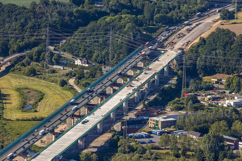 Aerial view, new construction of the Lennetal bridge A45, Berchum, Sauerland line, motorway bridge, Hagen, Ruhr area, North Rhine-Westphalia, Germany, motorway A45, construction work, construction vehicles, construction site, construction project, construction site, bridge, bridge structure, DE, renewal, Europe, river Lenne, Lennetal bridge, aerial view, aerial photography, aerial photography, new construction, renovation, refurbishment, overview, bird's-eye view, bird's-eye view, overview