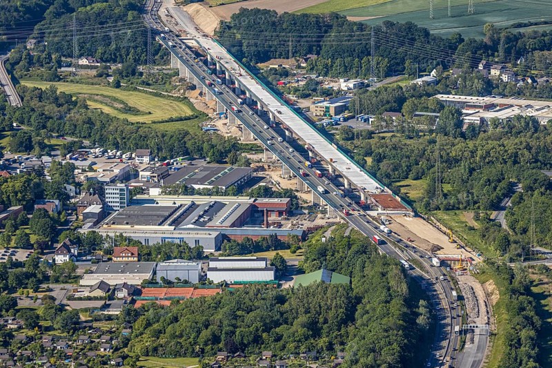 Aerial view, new construction of the Lennetal bridge A45, Berchum, Sauerland line, motorway bridge, Hagen, Ruhr area, North Rhine-Westphalia, Germany, motorway A45, construction work, construction vehicles, construction site, construction project, construction site, bridge, bridge structure, DE, renewal, Europe, river Lenne, Lennetal bridge, aerial view, aerial photography, aerial photography, new construction, renovation, refurbishment, overview, bird's-eye view, bird's-eye view, overview