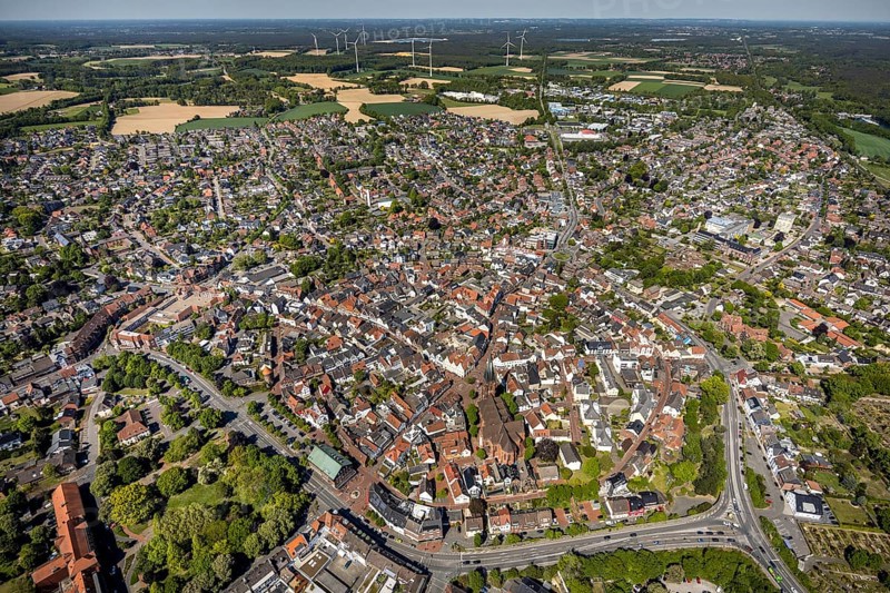 Aerial view, city view and old town, wind turbines, Haltern am See, Münsterland, Ruhr area, North Rhine-Westphalia, Germany, place of worship, DE, Europe, religious community, place of worship, church, parish, denomination, aerial view, aerial photography, aerial photography, religion, St. Sixtus Church, overview, bird's eye view, wind turbine, wind energy plant, wind power, wind turbine, wind turbines, bird's eye view, overview