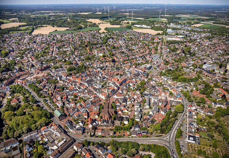 Aerial view, city view and old town, wind turbines, Haltern am See, Münsterland, Ruhr area, North Rhine-Westphalia, Germany, place of worship, DE, Europe, religious community, place of worship, church, parish, denomination, aerial view, aerial photography, aerial photography, religion, St. Sixtus Church, overview, bird's eye view, wind turbine, wind energy plant, wind power, wind turbine, wind turbines, bird's eye view, overview