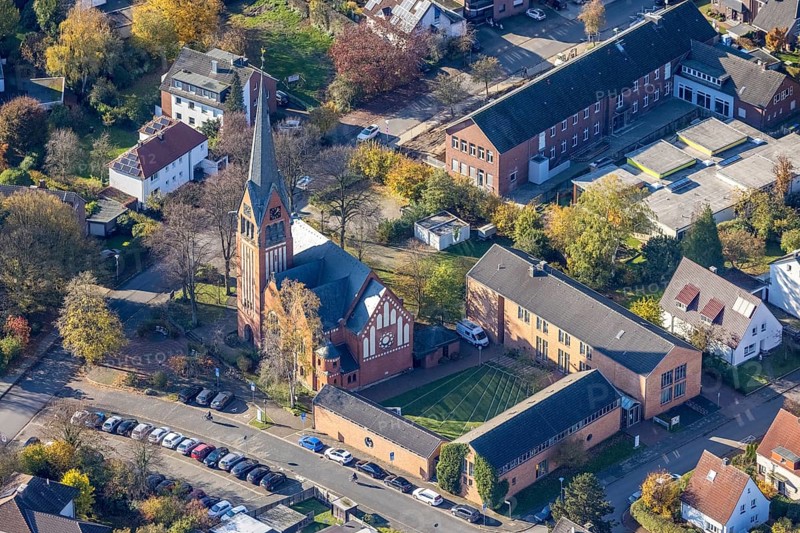 Aerial view, Protestant Church of the Redeemer, Haltern-Stadt, Haltern am See, Ruhr area, North Rhine-Westphalia, Germany, place of worship, DE, Europe, religious community, place of worship, holy place, Hennewiger Weg, church, parish, denomination, aerial view, aerial photography, aerial photography, religion, religious site, overview, bird's-eye view, overview, autumn, autumn leaves, golden October, autumnal