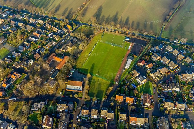 HULLERN 16.12.2020 School building and sports field of the Heideschule Hullern / Flaesheim on Schulstraße in Hullern in the state of North Rhine-Westphalia, Germany. Further information at: Heideschule Haltern am See - Flaesheim/Hullern // School building and sports field of Heideschule Hullern / Flaesheim on street Schulstraße in Hullern in the state North Rhine-Westphalia, Germany. Further information at: Heideschule Haltern am See - Flaesheim/Hullern. Photo: Hans Blossey, aerial photo, aerial photograph, aerial photography, aerial photography, aerofoto, aerial photograph, aerial picture, Europe, Germany, North Rhine-Westphalia, Hullern, culture, education, school, building, infrastructure, education, youth, young people, promotion, training, teaching, Education, investment, terrain, land, sports field, // aerial photo, aerial photography, aerial picture, aerial view, air photo, Europe, North Rhine-Westphalia, Culture, education, school, building, infrastructure, youth, young, promot...