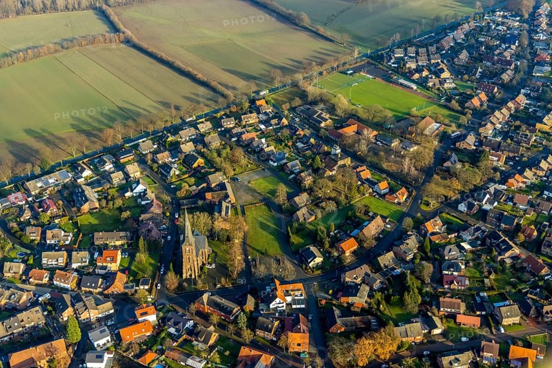 HULLERN 16.12.2020 Outskirts and suburban residential areas in Hullern in the state of North Rhine-Westphalia, Germany // Outskirts residential in Hullern in the state North Rhine-Westphalia, Germany. Photo: Hans Blossey, aerial photograph, aerial photography, aerial photography, aerial photography, aerial photo, aerial photograph, aerial picture, Europe, Germany, North Rhine-Westphalia, Hullern, city, city view, infrastructure, streets, houses, buildings, residential area, real estate, outskirts, suburb, outskirts, // aerial photo, aerial photography, aerial picture, aerial view, air photo, Europe, North Rhine-Westphalia, City, Cityscape, infrastructure, roads, houses, buildings, residential, property, suburbs, suburb, outskirts