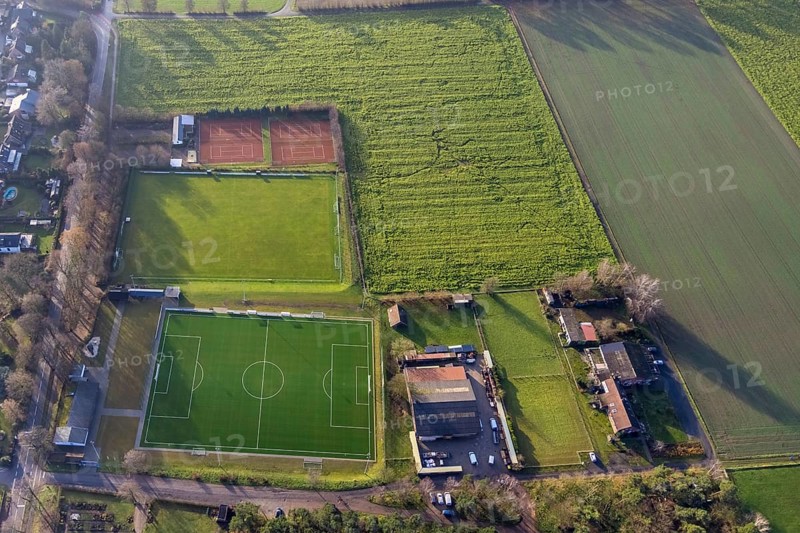 Aerial view of the football ground ofDJK Blau-Weiß Lavesum 1931 and tennis court in the district Lavesum in Haltern am See in the Ruhr area in North Rhine-Westphalia, Germany, Am cemetery, DE, Europe, football ground, football stadium, football club, Haltern am See, aerial view, aerial photograph, aerial photography, aerial photography, North Rhine-Westphalia, Ruhr area, sports, sports facilities, sports field, sports facility, stadium, tennis, tennis facility, tennis courts, overview, bird's-eye view, birds-eyes view, overview
