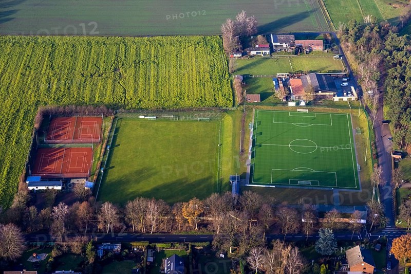 Aerial view of the football ground ofDJK Blau-Weiß Lavesum 1931 and tennis court in the district Lavesum in Haltern am See in the Ruhr area in North Rhine-Westphalia, Germany, Am cemetery, DE, Europe, football ground, football stadium, football club, Haltern am See, aerial view, aerial photograph, aerial photography, aerial photography, North Rhine-Westphalia, Ruhr area, sports, sports facilities, sports field, sports facility, stadium, tennis, tennis facility, tennis courts, overview, bird's-eye view, birds-eyes view, overview