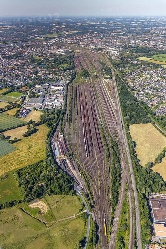 Aerial view, marshalling yard, freight yard Hamm, Lohauserholz, Hamm, Ruhr area, North Rhine-Westphalia, Germany, DE, Europe, birds-eyes view, aerial view, aerial photography, aerial photography, overview, bird's eye view, tracks, DB, German Federal Railways, freight traffic, logistics, formerly largest freight yard in Europe