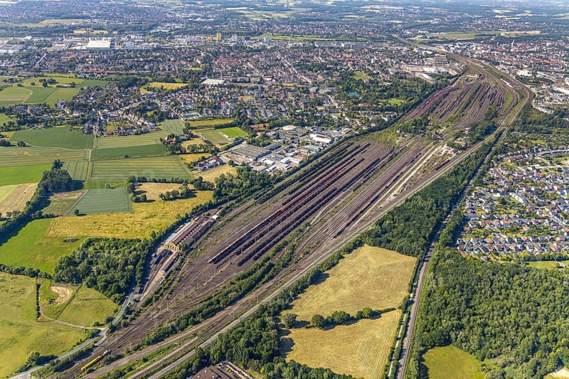 Aerial view, marshalling yard, freight yard Hamm, Lohauserholz, Hamm, Ruhr area, North Rhine-Westphalia, Germany, DE, Europe, birds-eyes view, aerial view, aerial photography, aerial photography, overview, bird's eye view, tracks, DB, German Federal Railways, freight traffic, logistics, formerly largest freight yard in Europe