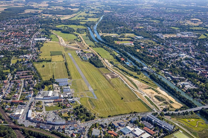 Aerial view, construction site Erlebensraum Lippeaue, Datteln-Hamm-Canal, Hammer Technologie- und Gründerzentrum Hamtec, sports fields of HTC Hockey- und Tennisclub, airfield EDLH, Hamm, shopping centre Alleecenter, Ruhr area, North Rhine-Westphalia, Germany, DE, Europe, birds-eyes, view, aerial view, aerial photography, aerial photography, overview, overview, bird's-eye view, Lippe, Hamm-Datteln-Kanal, shopping, food, clothing, consumption, consumer, technology centre, technology, company, development, waterway, shipping, transport, logistics, goods movement, ships, waters, goods, shopping, textiles, airfield, flying, air sports, leisure, pilot