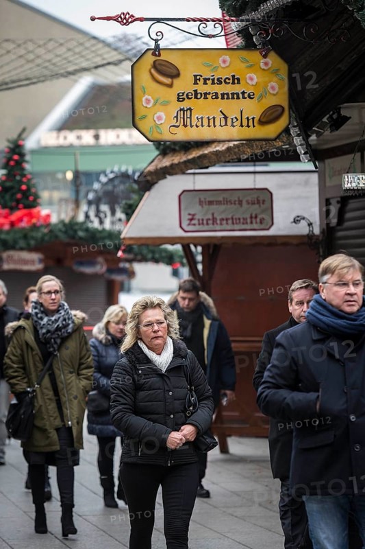 DEU Germany Germany Berlin Day after the attack on the Christmas market at the Memorial Church