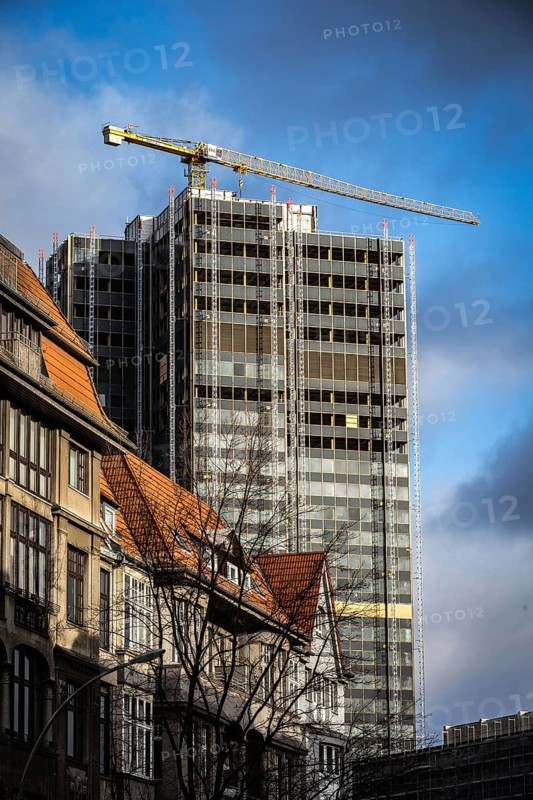 DEU Germany Germany Berlin The Steglitz roundabout in the sunlight