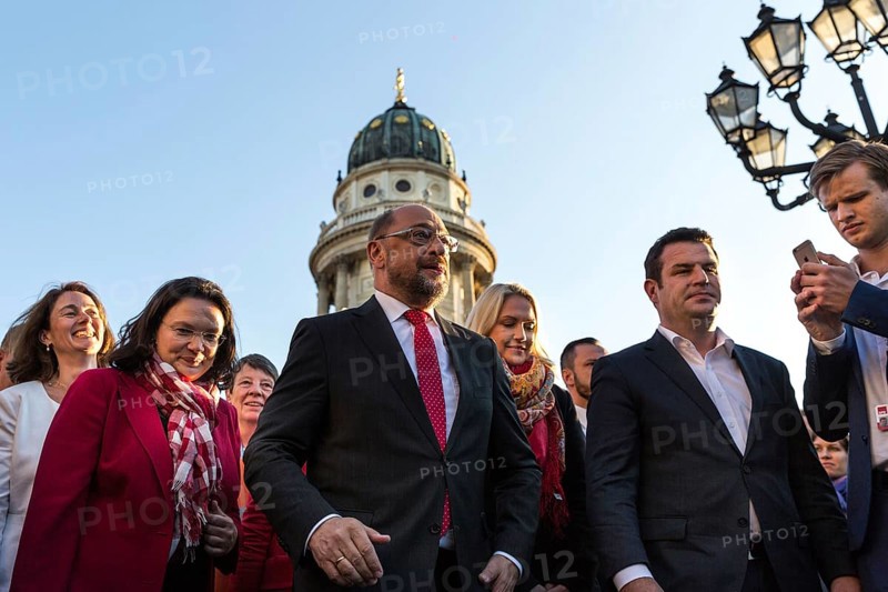 DEU Germany Germany Berlin Final rally of SPD chancellor candidate Martin Schulz at Berlin's Gendarmenmarkt. Katarina Barley, Andrea Nahles, Barbara Hendricks, Manuela Schwesig and Hubertus Heil accompany Schulz