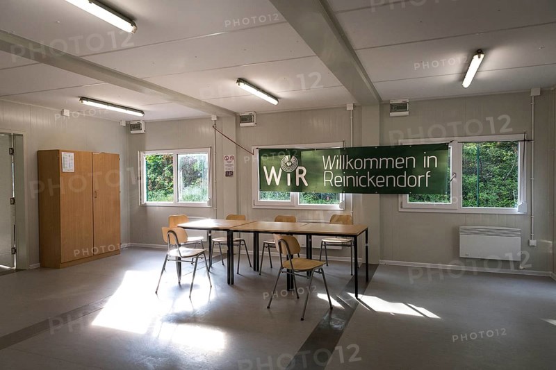 DEU Germany Germany Berlin Open day to present a new anchor centre on the grounds of the Karl Bonhoeffer mental hospital in Reinickendorf. Shared accommodation on the grounds of the Tempohome