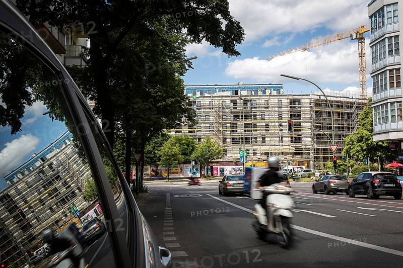DEU Germany Germany Berlin The new building of the Moeckernkiez construction group on the corner of Yorckstrasse and Möckernstrasse 470 flats adjacent to the Gleisdreickeck park should be ready for occupancy in 2018