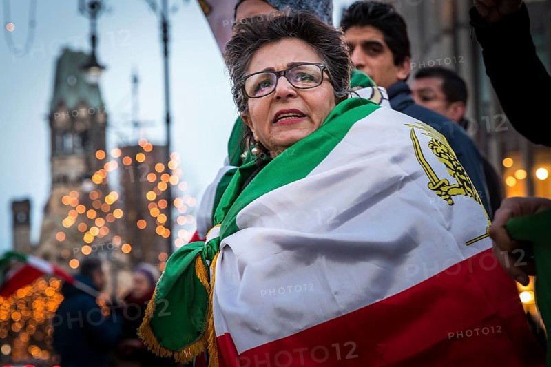 DEU Germany Germany Berlin Protests against the Iranian government by demonstrations of exiled Iranians on Kurfürstendamm