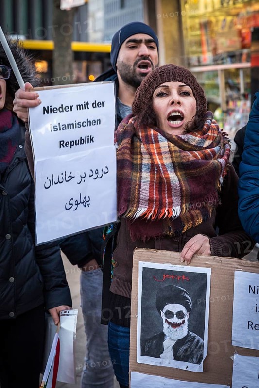 DEU Germany Germany Berlin Protests against the Iranian government by demonstrations of exiled Iranians on Kurfürstendamm