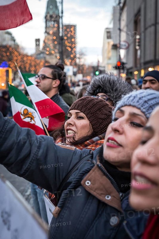 DEU Germany Germany Berlin Protests against the Iranian government by demonstrations of exiled Iranians on Kurfürstendamm
