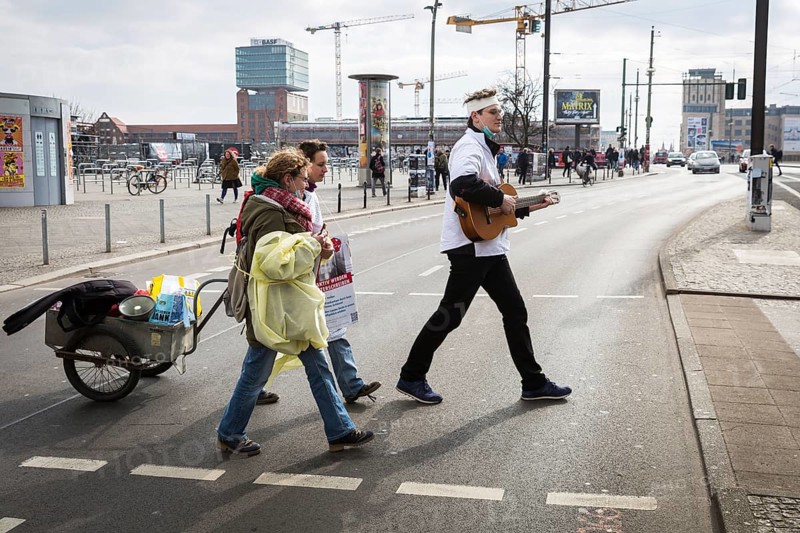 DEU Germany Germany Berlin Members of the 'Referendum for Healthy Hospitals' initiative collect signatures at Warschauer Brücke in Friedrichshain to realise a referendum