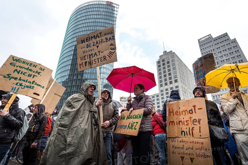 DEU Germany Germany Berlin More than 13, 000 people demonstrated in Berlin city centre on Saturday under the slogan 'Resist rent madness'. Their protest was directed against rent increases, gentrification and speculation