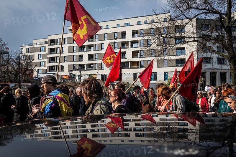 DEU Germany Germany Berlin More than 13, 000 people demonstrated in Berlin city centre on Saturday under the slogan 'Resist rent madness'. Their protest was directed against rent increases, gentrification and speculation