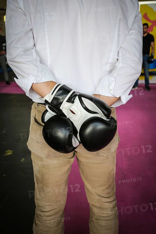 DEU Germany Germany Berlin As part of the German Foundation Week, the Cologne-based organisation Rheinflanke demonstrates sporting opportunities for refugees in the hangar at Tempelhof Airport. Exercises for kick-boxing