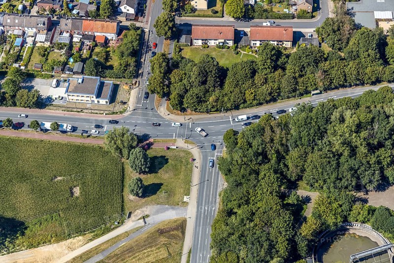 Aerial view, intersection Dolberger Straße, Fährstraße and Amtsstraße in Heessen, Hamm, Ruhr area, North Rhine-Westphalia, Germany, DE, Europe, birds-eyes view, aerial view, aerial photography, aerial photography, overview, overview, bird's eye view