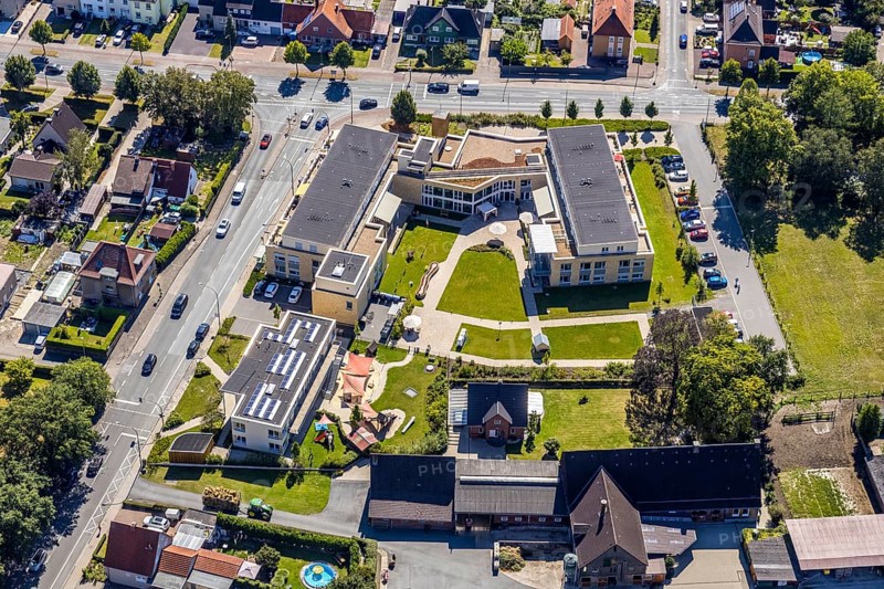 Aerial photo, Seniorenzentrum St. Josef, Katholische KiTa St. Josef, Hamm, Ruhr area, North Rhine-Westphalia, Germany, DE, Europe, birds-eyes, view, aerial photograph, aerial photography, aerial photography, overview, overview, bird's eye view, living, in, old age, retirement home, nursing home, childcare, education, daycare, daycare centre, pedagogy