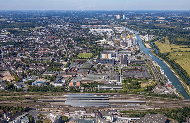 Aerial view, overview main station Hamm, industrial area, harbour, former Thyssen area, Hamm, Ruhr area, North Rhine-Westphalia, Germany, DE, Europe, birds-eyes, view, aerial photography, aerial photography, overview, bird's eye view, train traffic, railway traffic, traffic connection, travel, holiday, industrial area, industry, manufacturing, production, water, waterways, shipping, transport, logistics, goods, trade, infrastructure