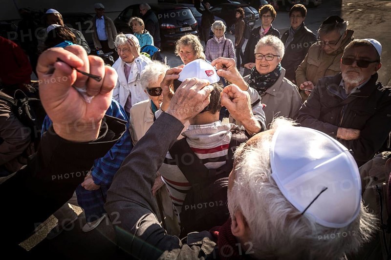 DEU Germany Germany Potsdam With the slogan 'Potsdam wears a kippa', more than a hundred people took part in a protest march through the city centre against growing anti-Semitism in Germany