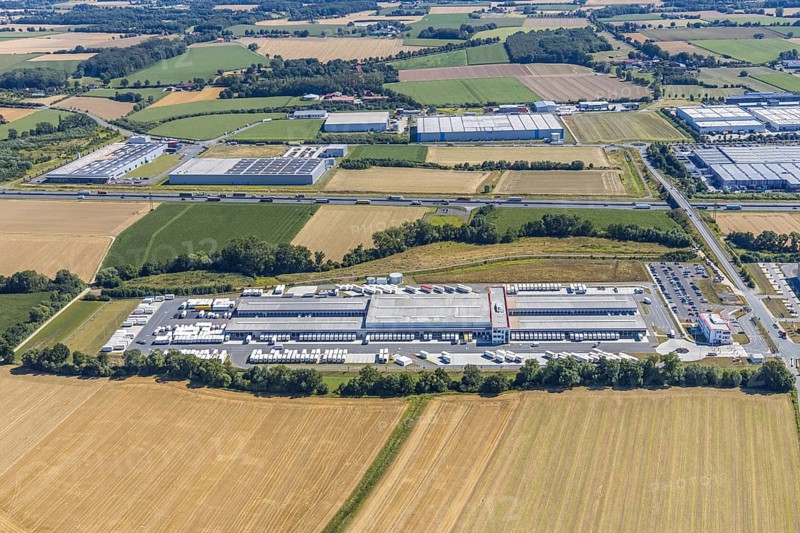 Aerial view, DPD depot in Hamm, truck stop Osterbönener Weg, logistics centre, Hamm, Ruhr area, North Rhine-Westphalia, Germany, DE, Europe, birds-eyes view, aerial view, aerial photography, aerial photography, overview, bird's eye view, truck stop, road block, road narrowing