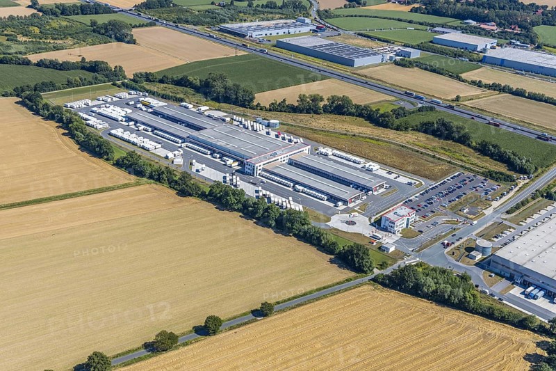 Aerial view, DPD depot in Hamm, truck stop Osterbönener Weg, logistics centre, Hamm, Ruhr area, North Rhine-Westphalia, Germany, DE, Europe, birds-eyes view, aerial view, aerial photography, aerial photography, overview, bird's eye view, truck stop, road block, road narrowing