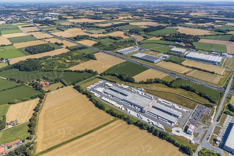Aerial view, DPD depot in Hamm, truck stop Osterbönener Weg, logistics centre, Hamm, Ruhr area, North Rhine-Westphalia, Germany, DE, Europe, birds-eyes view, aerial view, aerial photography, aerial photography, overview, bird's eye view, truck stop, road block, road narrowing