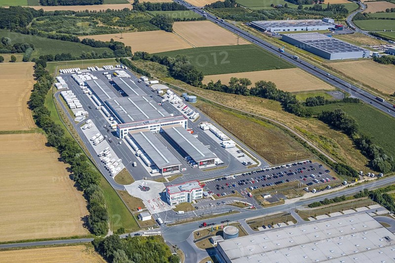 Aerial view, DPD depot in Hamm, truck stop Osterbönener Weg, logistics centre, Hamm, Ruhr area, North Rhine-Westphalia, Germany, DE, Europe, birds-eyes view, aerial view, aerial photography, aerial photography, overview, bird's eye view, truck stop, road block, road narrowing
