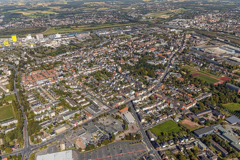 Aerial view, city centre view, Wilhelmstraße, sports centre west, Hamm, Ruhr area, North Rhine-Westphalia, Germany, construction site new building, Brökelmann Ölmühle GmbH, DE, Europe, football pitch, football stadium, football club, property tax, real estate, industrial facilities Speicherstraße, aerial view, aerial photography, aerial photography, sports, sports facilities, sports field, sports facility, stadium, overview, bird's eye view, residential area, living and working, living and life, residential area, residential buildings, residential quality, housing estate, birds-eyes view, overview