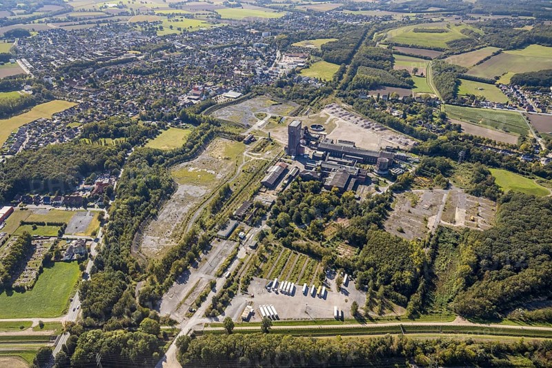 Aerial view, former Ost Heinrich Robert mine, Wiescherhöfen, Hamm, Ruhr area, North Rhine-Westphalia, Germany, Heinrich Robert mine, DE, Europe, industrial plant, industrial site, aerial view, aerial photography, aerial photography, overview, bird's-eye view, former Ost mine, historical, historical site, overview, destroyed building