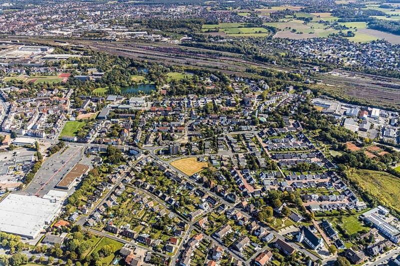 Aerial view, building site Jupiterstraße, Orionstraße, Hamm, Ruhr area, North Rhine-Westphalia, Germany, railway tracks, building, building area, building site, building plots, DE, Europe, property tax, real estate, aerial view, aerial photography, aerial photography, overview, bird's-eye view, housing estate, living and living, residential area, residential buildings, quality of life, residential neighbourhood, housing estate, birds-eyes view, overview