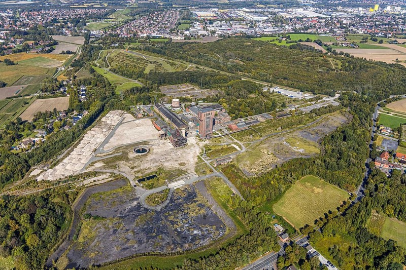 Aerial view, former Ost Heinrich Robert mine, Wiescherhöfen, Hamm, Ruhr area, North Rhine-Westphalia, Germany, Heinrich Robert mine, DE, Europe, industrial plant, industrial site, aerial view, aerial photography, aerial photography, overview, bird's-eye view, former Ost mine, historical, historical site, overview, destroyed building