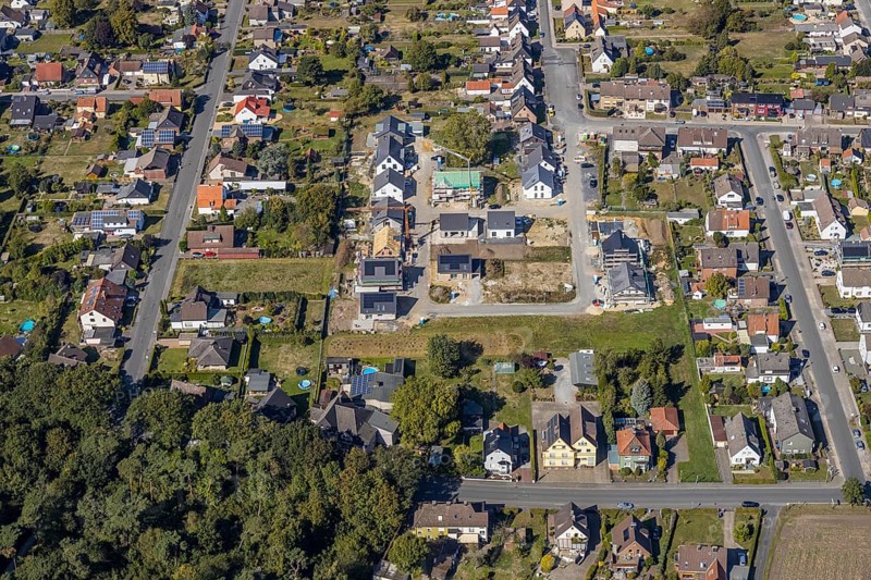 Aerial view, housing estate Herringer Heide, new development area Rosenstraße, Hamm, Ruhr area, North Rhine-Westphalia, Germany, construction work, building, construction area, building site, building plots, construction project, construction site, DE, Europe, property tax, real estate, aerial photograph, aerial photography, aerial photography, new construction, overview, bird's eye view, residential complex, living and living, residential area, residential buildings, residential quality, residential neighbourhood, housing estate, birds-eyes view, overview