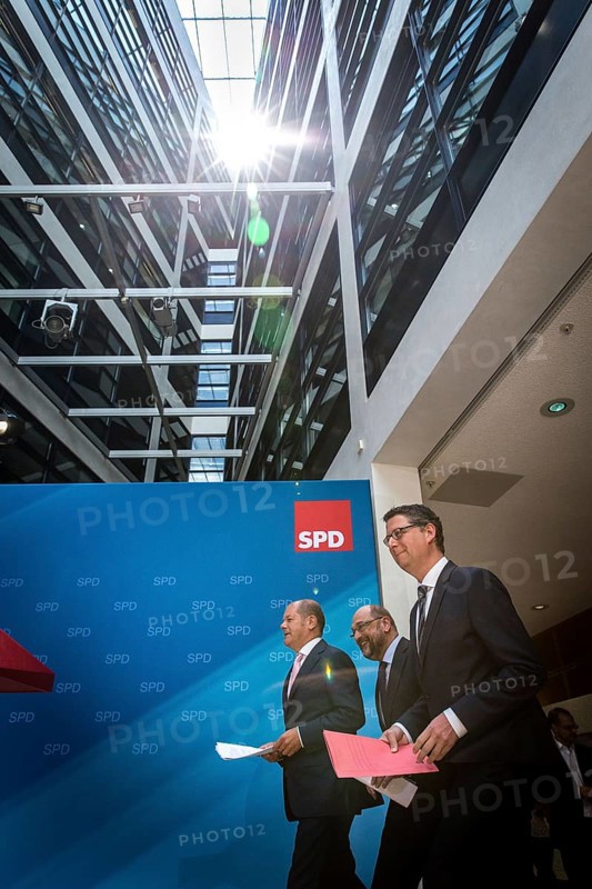 DEU Germany Germany Berlin The SPD chairman and candidate for chancellor Martin Schulz during a press conference on economic policy at the Willy Brandt House. Olaf Scholz and Thorsten shepherd-Gümbel