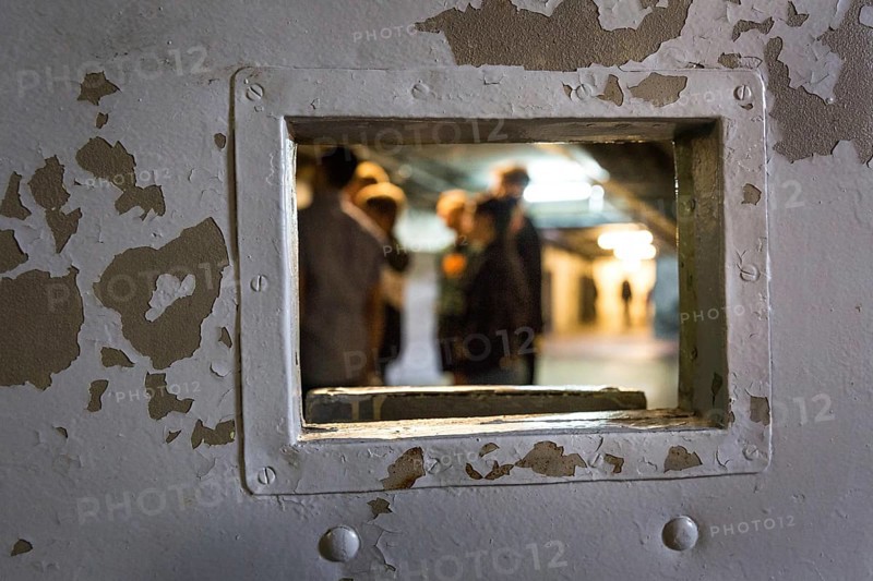 DEU Germany Germany Berlin Open day at the Hohenschönhausen Memorial, the former State Security prison View through the food counter of a cell in the basement, the so-called UBoot