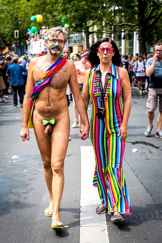 DEU Germany Germany Berlin Christopher Street Day is travelling through the city. Gays, lesbians, transsexuals, intersexuals and straight people celebrate sexual freedom and equality together
