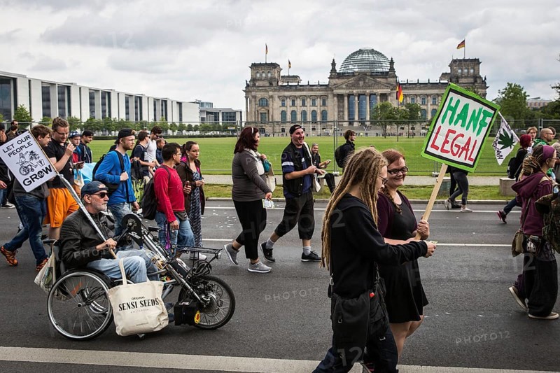 DEU Germany Germany Berlin Scene of the cannabis parade in front of the Reichstag