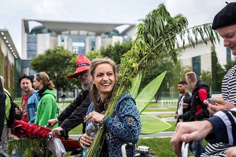 DEU Germany Germany Berlin Scene of the Hemp Parade in front of the Chancellery